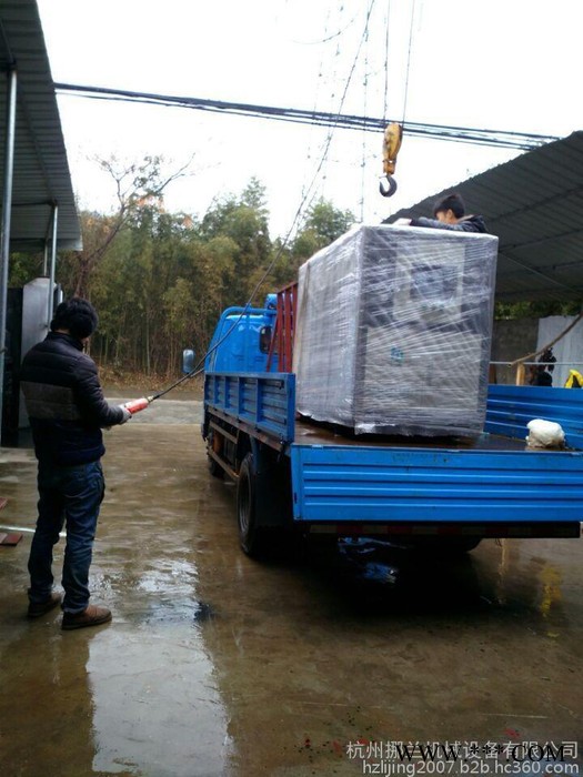 電鍍冷水機(jī)   電子冷水機(jī)   食品冷水機(jī)   化工冷水機(jī)   電泳冷水機(jī)   塑粉冷水機(jī)       壓片冷水機(jī)